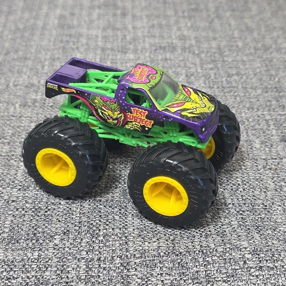 HOT WHEELS MONSTER TRUCKS TEST SUBJECT PURPLE & GREEN 1:64 DIECAST 3 3/4" TRUCK